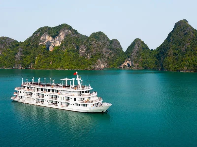 Halong Bay cruise