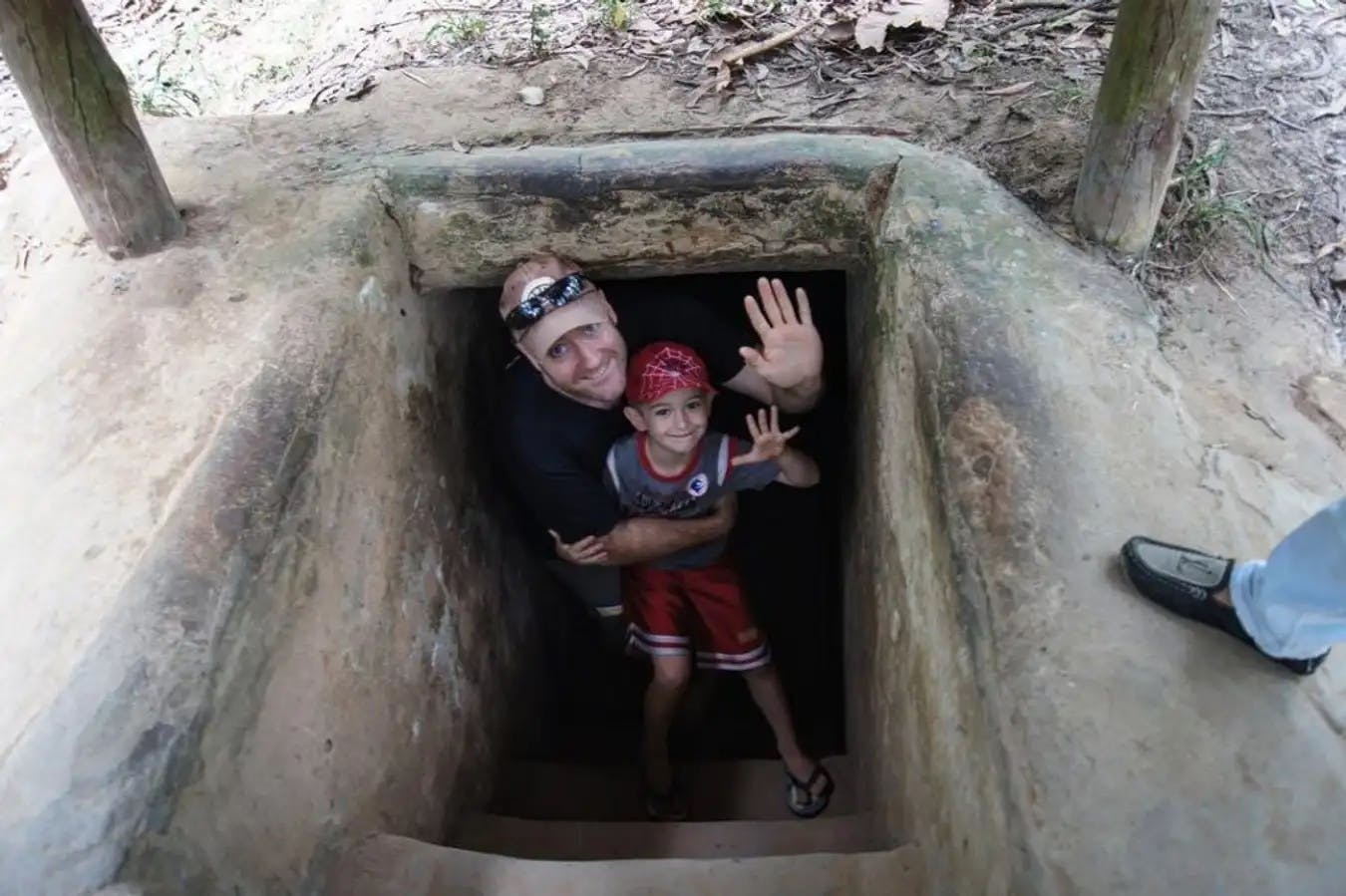 Experience Cuchi tunnels network