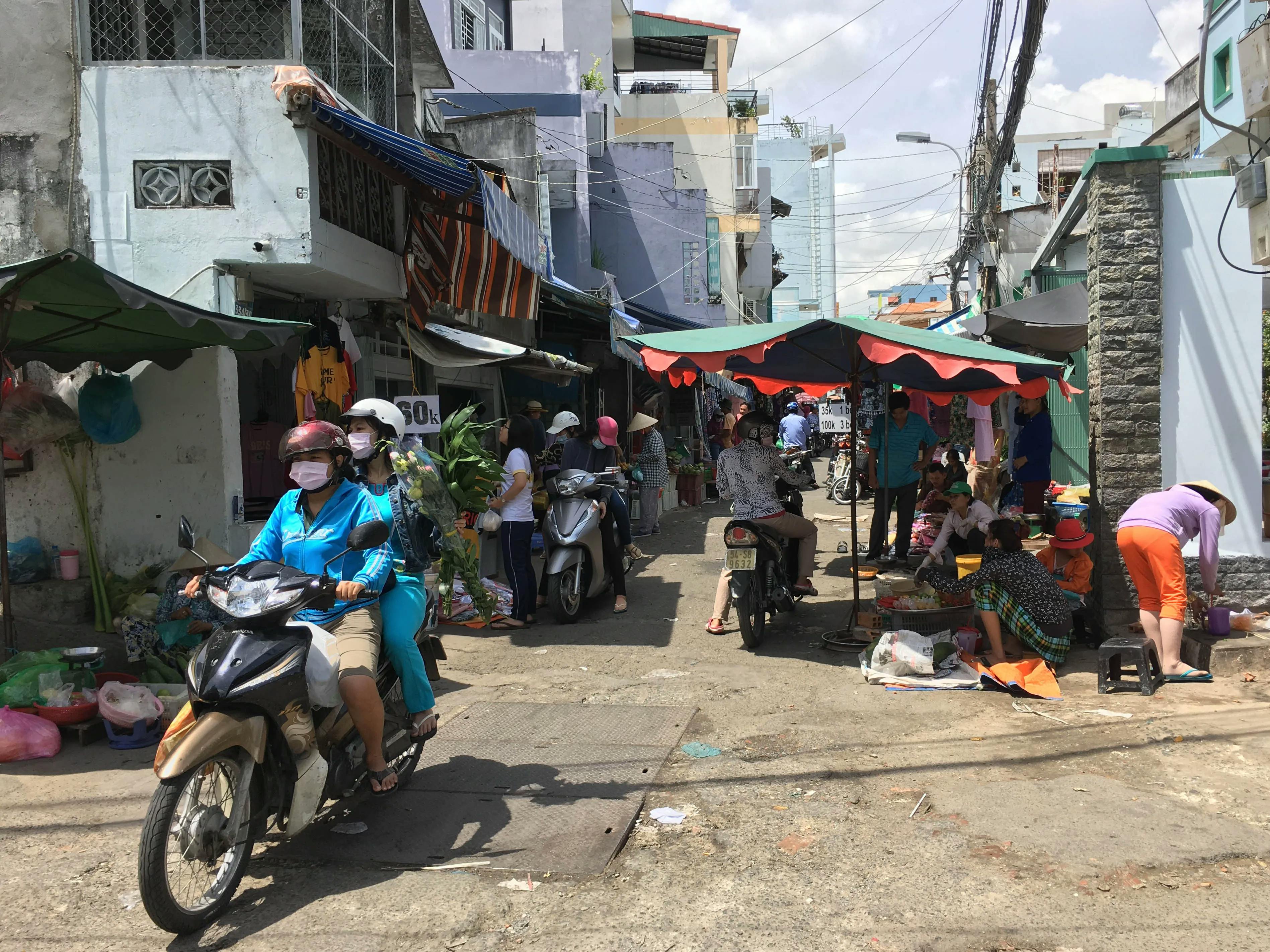 Saigon market in alley